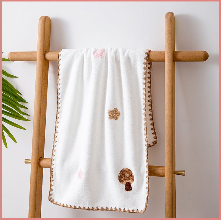 Korallenflausch-Handtuchset für Babys, gestickt, wassersaugend