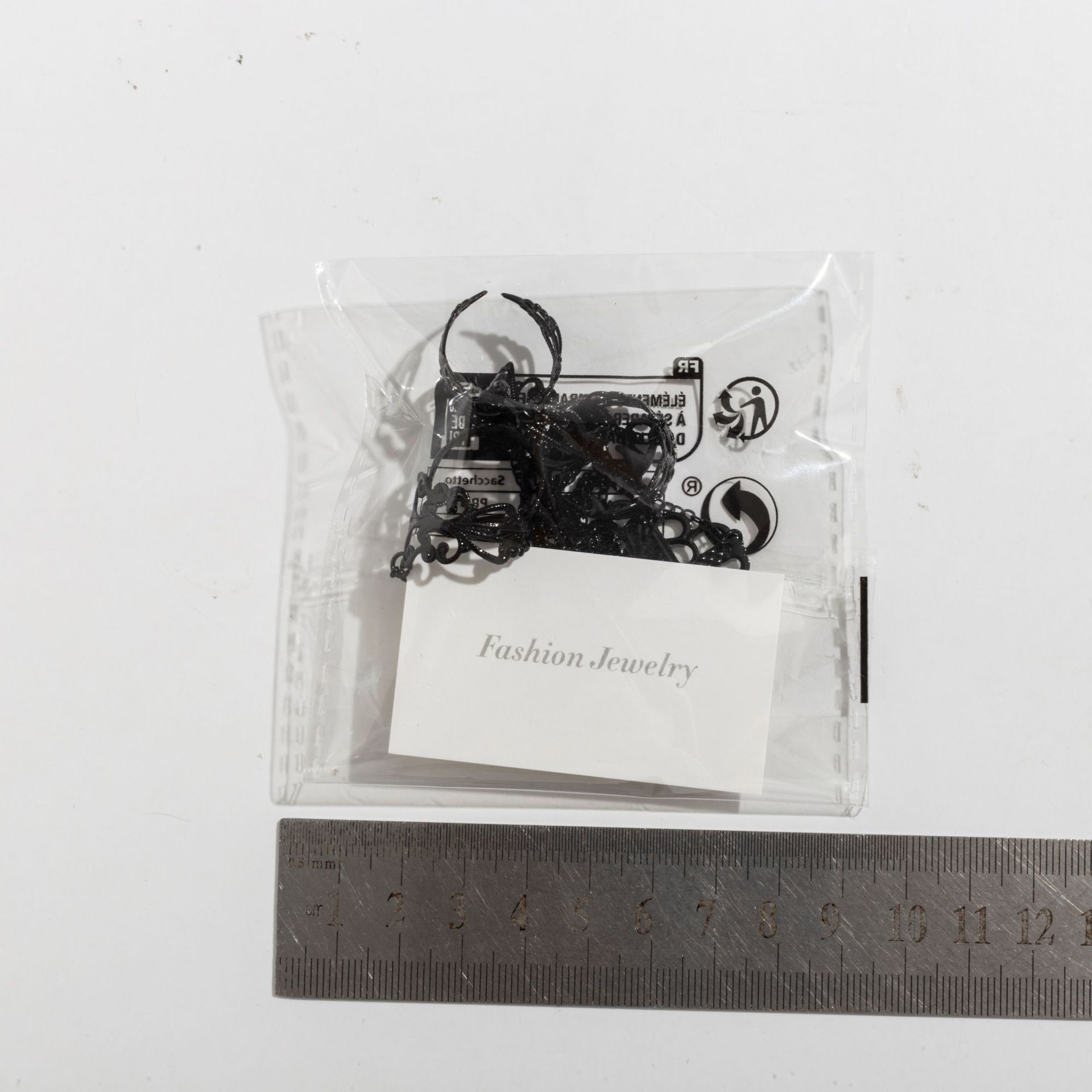 Gotik-Kettenfingerarmband Damen mit Ziernieten