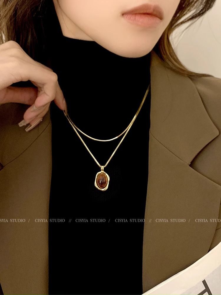 Mehrlagige goldene Bernstein-Pullover-Halskette, Minimal
