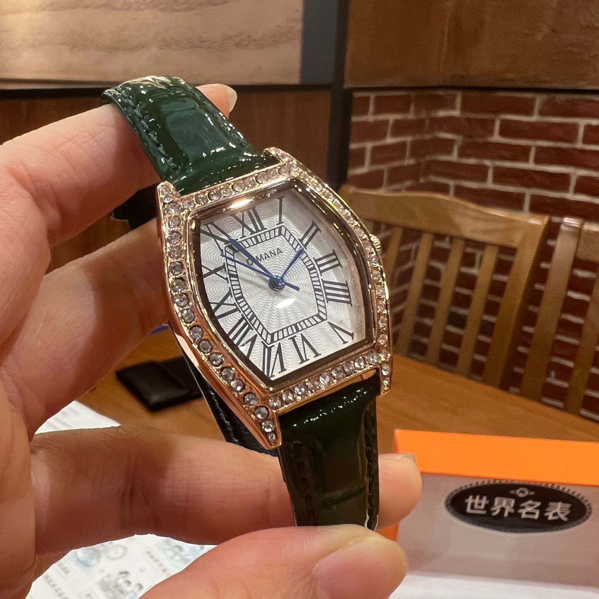 Retro Barrel-Shaped Women's Watch Roman Dial Leather Waterproof