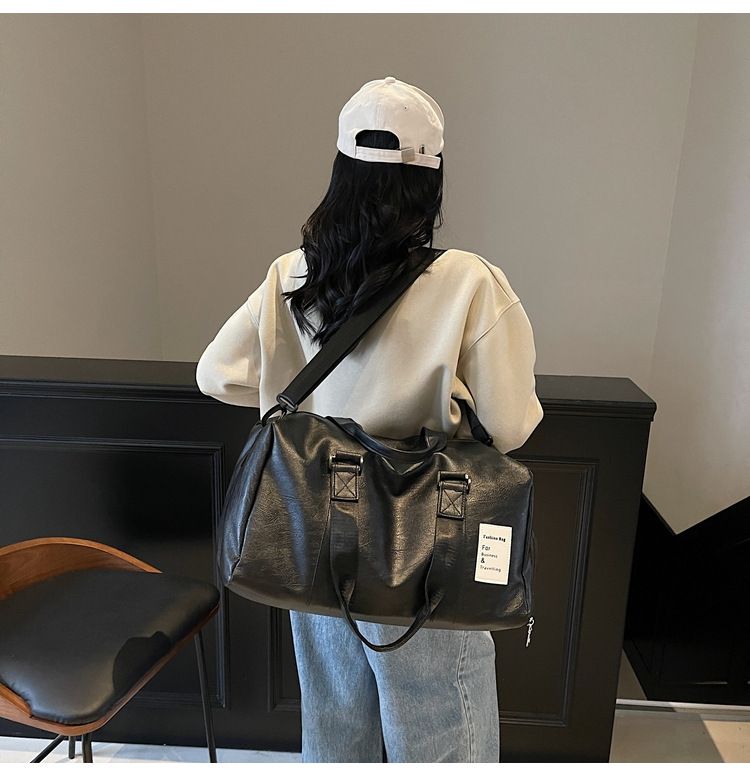 新款干湿分离运动健身包PU皮大容量独立鞋仓短途旅行包时尚行李袋
