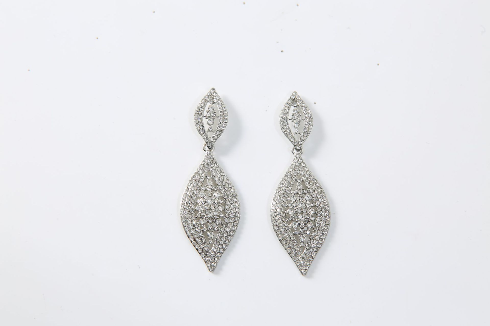 Acrylic retro alloy earrings for women bold expressive design