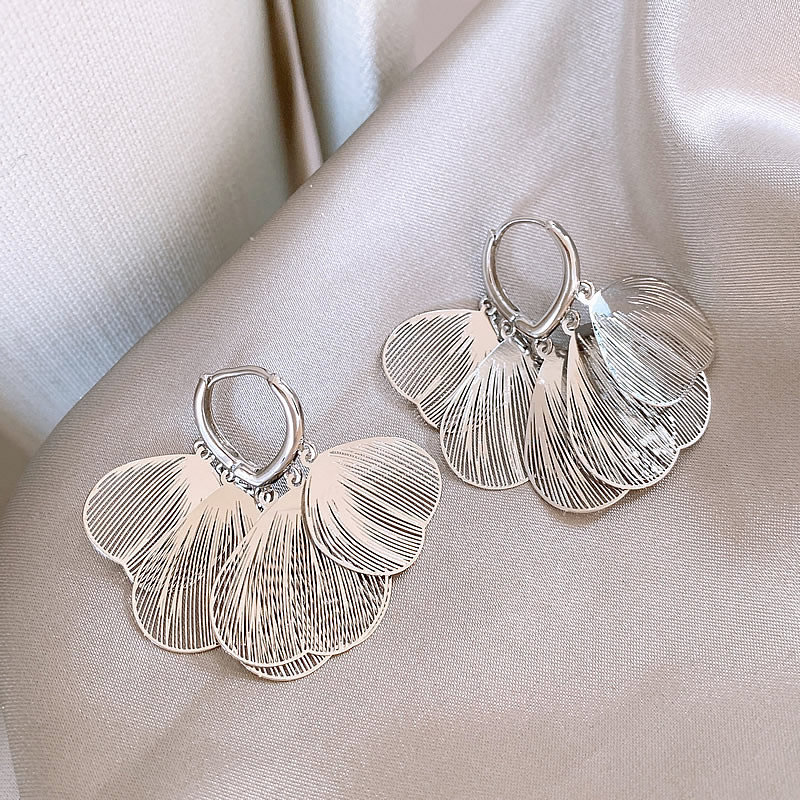 Gold hollow petal tassel ear cuffs for women