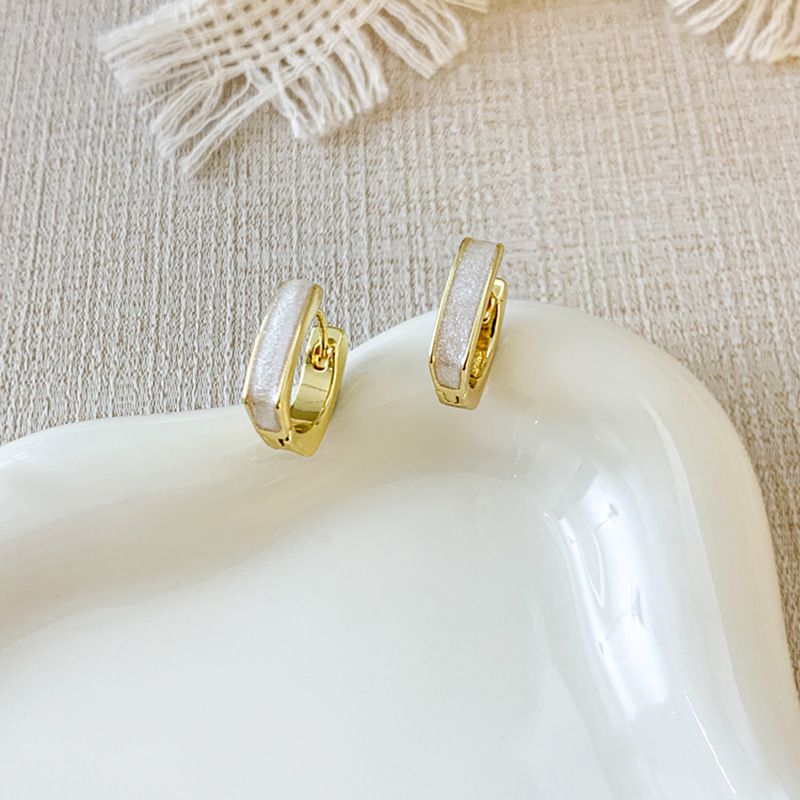 U-shaped enameled geometric design white square stud earrings