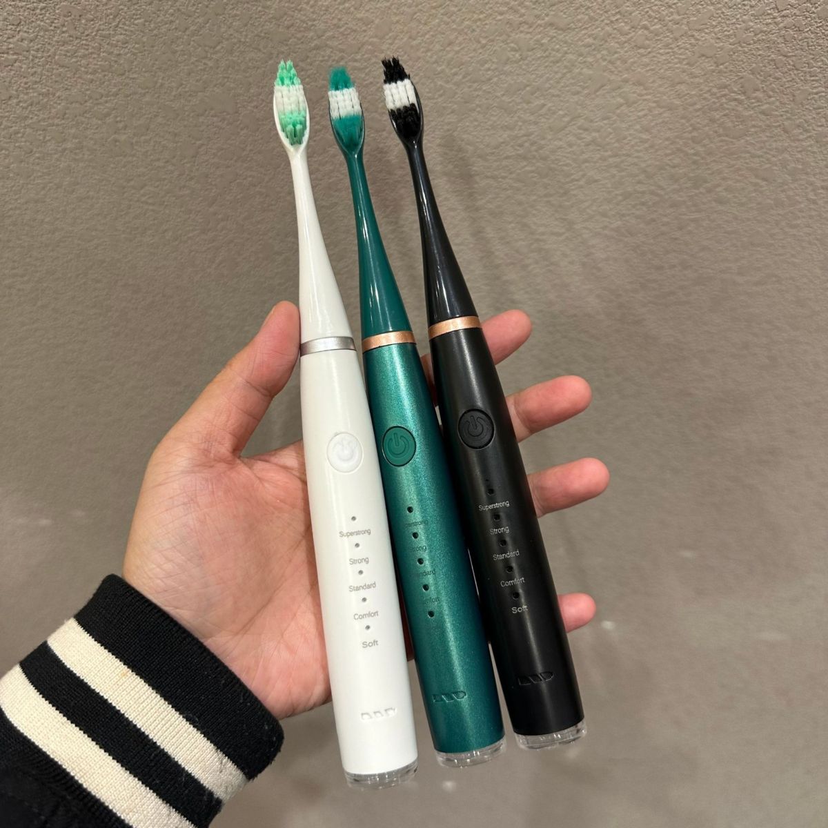 Electric tooth cleaner, multifunctional dental device