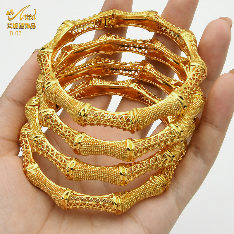 Vergoldetes Armband, Dubai Brautstil, leichter Luxus