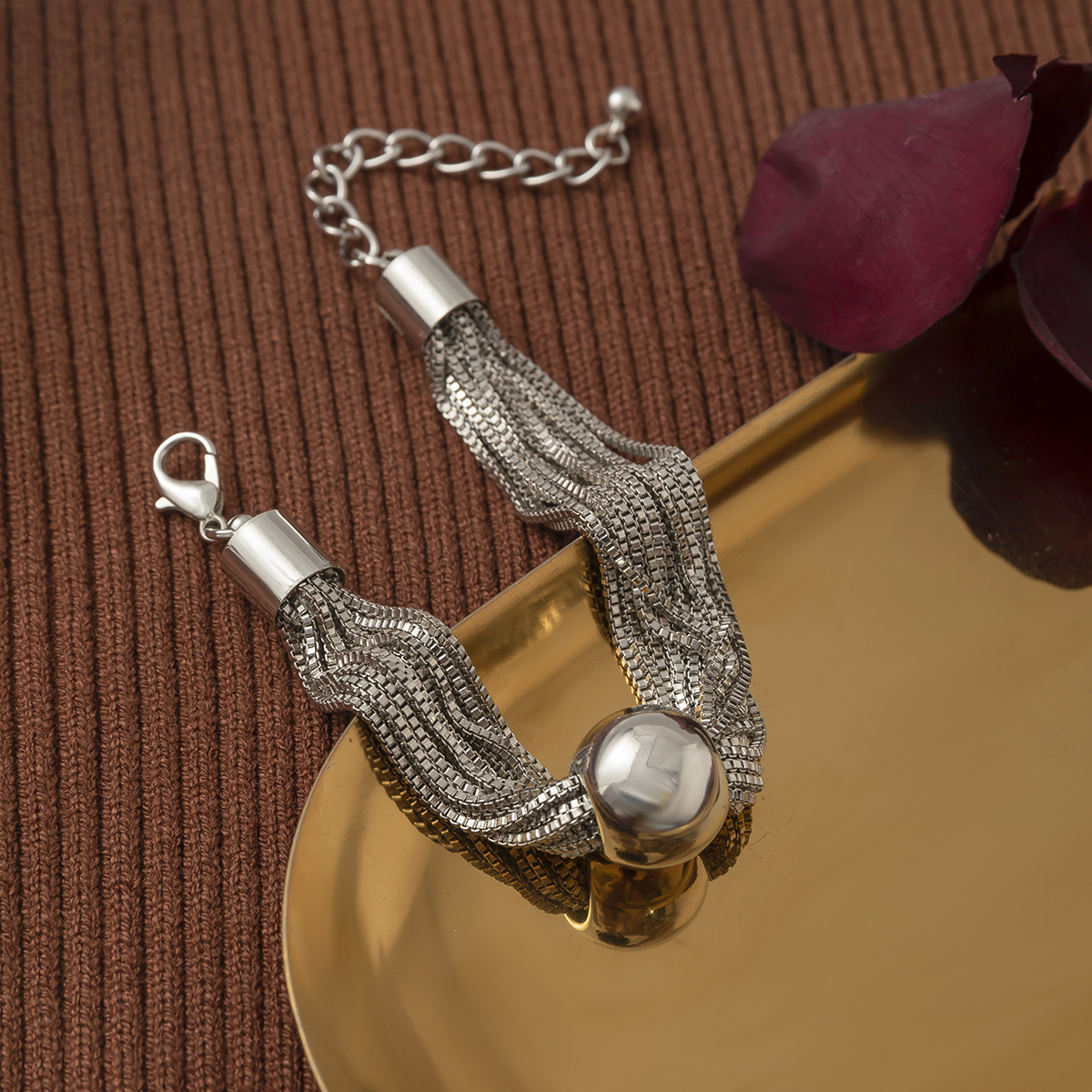 Multi-layer chain pendant necklace with spherical design