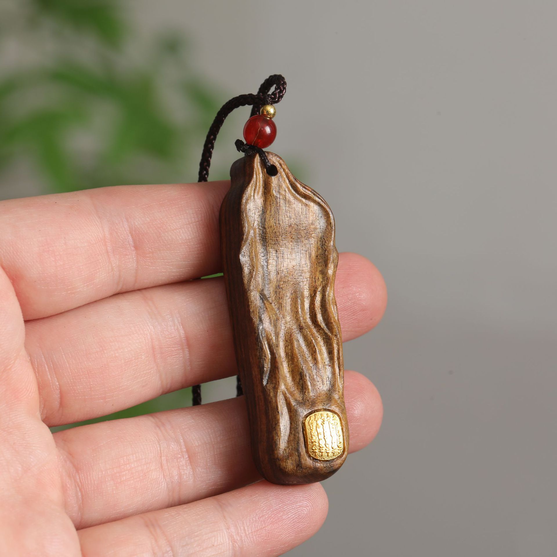 Agarwood oymalı el sanatları kolyesi, Buddha yazılı
