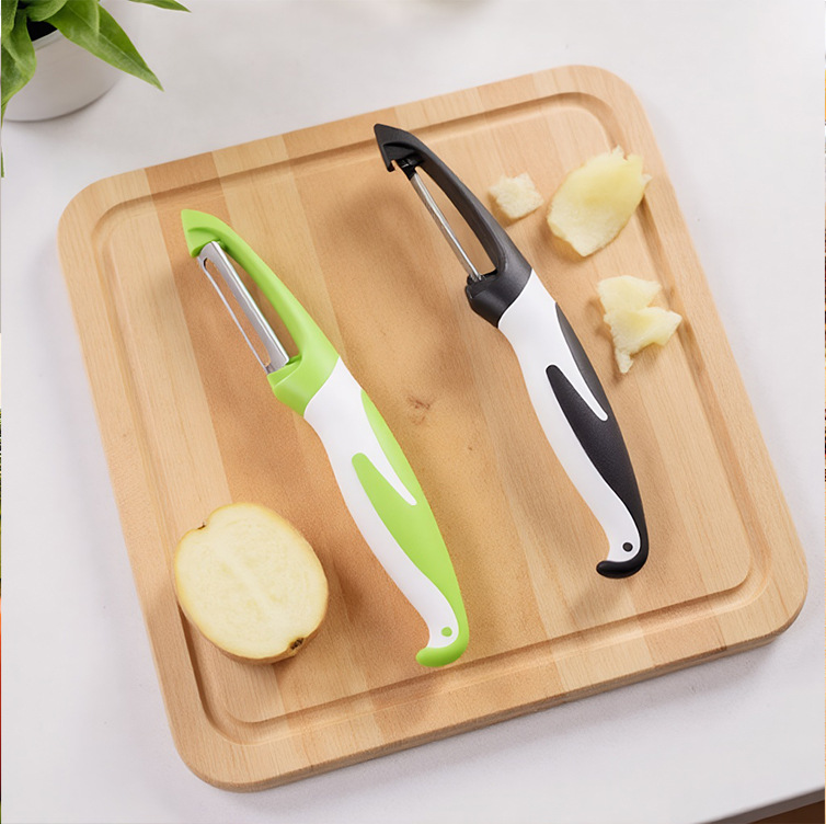 Penguin-shaped vegetable and fruit peeler multifunctional