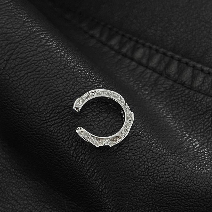 Erkek kulak klipsi, minimalist tarzda, piercing olmayan