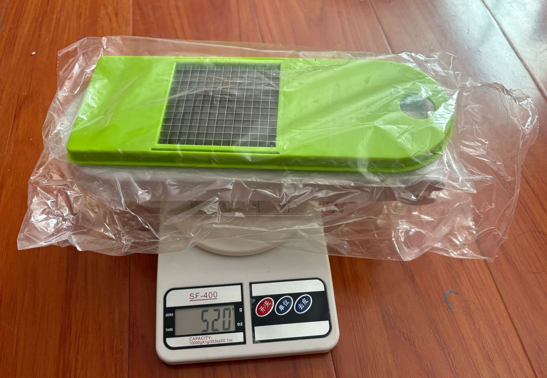 Multifunctional vegetable chopper, manual press-type for potatoes and onions