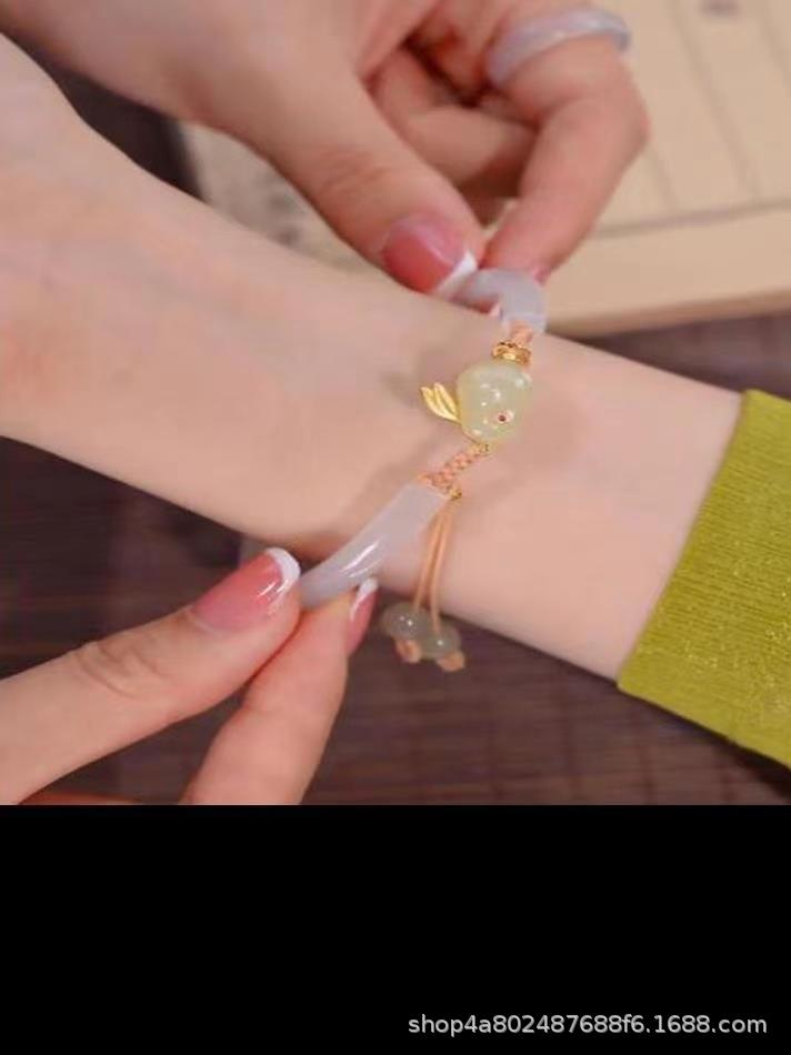 Hetian jade rabbit bracelet for women, zodiac design