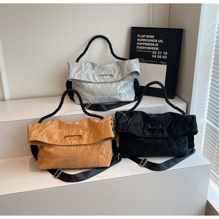 Travel bag, large capacity, single shoulder strap