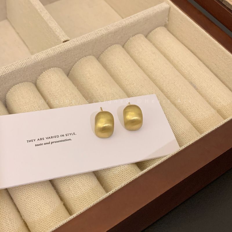 S925 silver pearl stud earrings for women, lightweight luxury