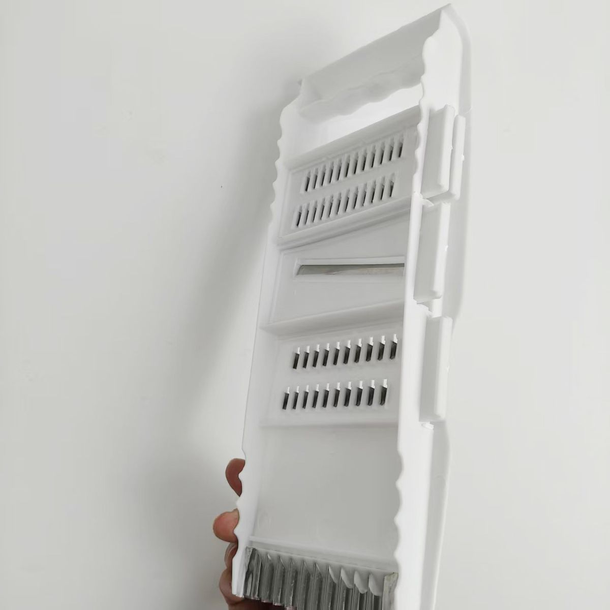 Multifunctional vegetable cutter 1278 with grater 1168 and potato shredder