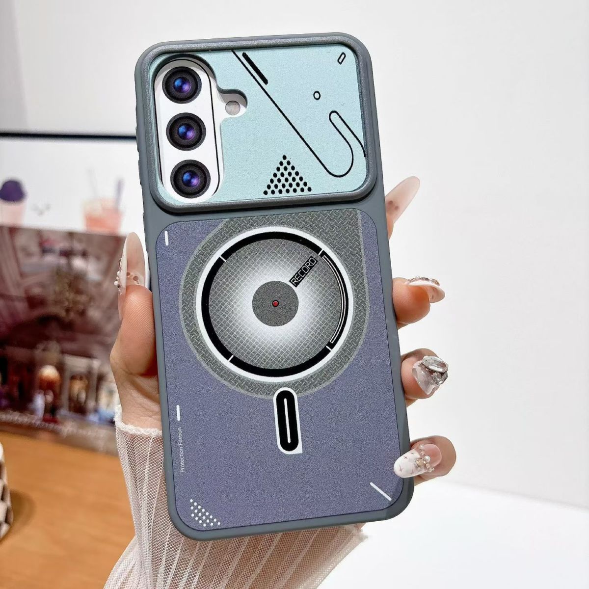 iPhone 17 Pro Max yarı saydam mat manyetik kılıf, Apple 16 uyumlu