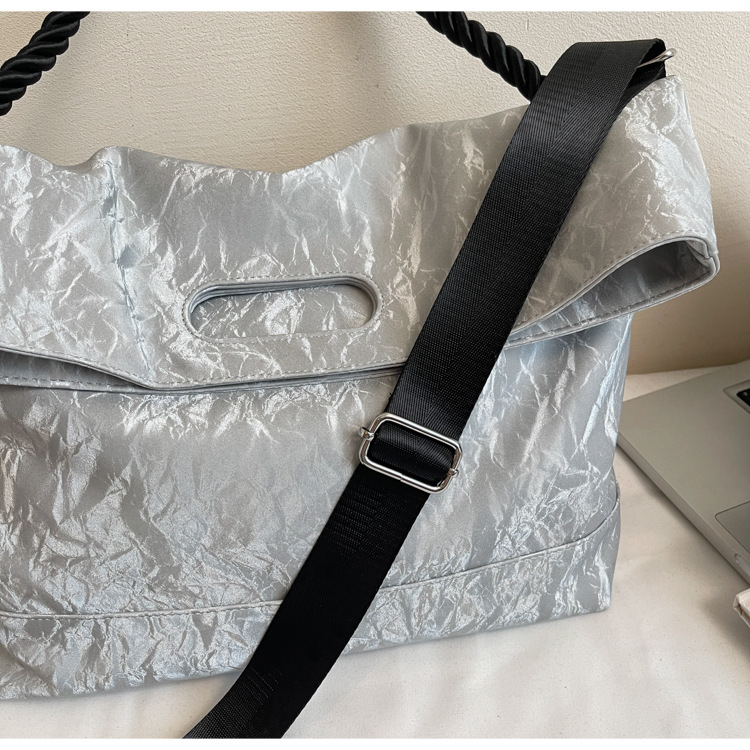 Travel bag, large capacity, single shoulder strap