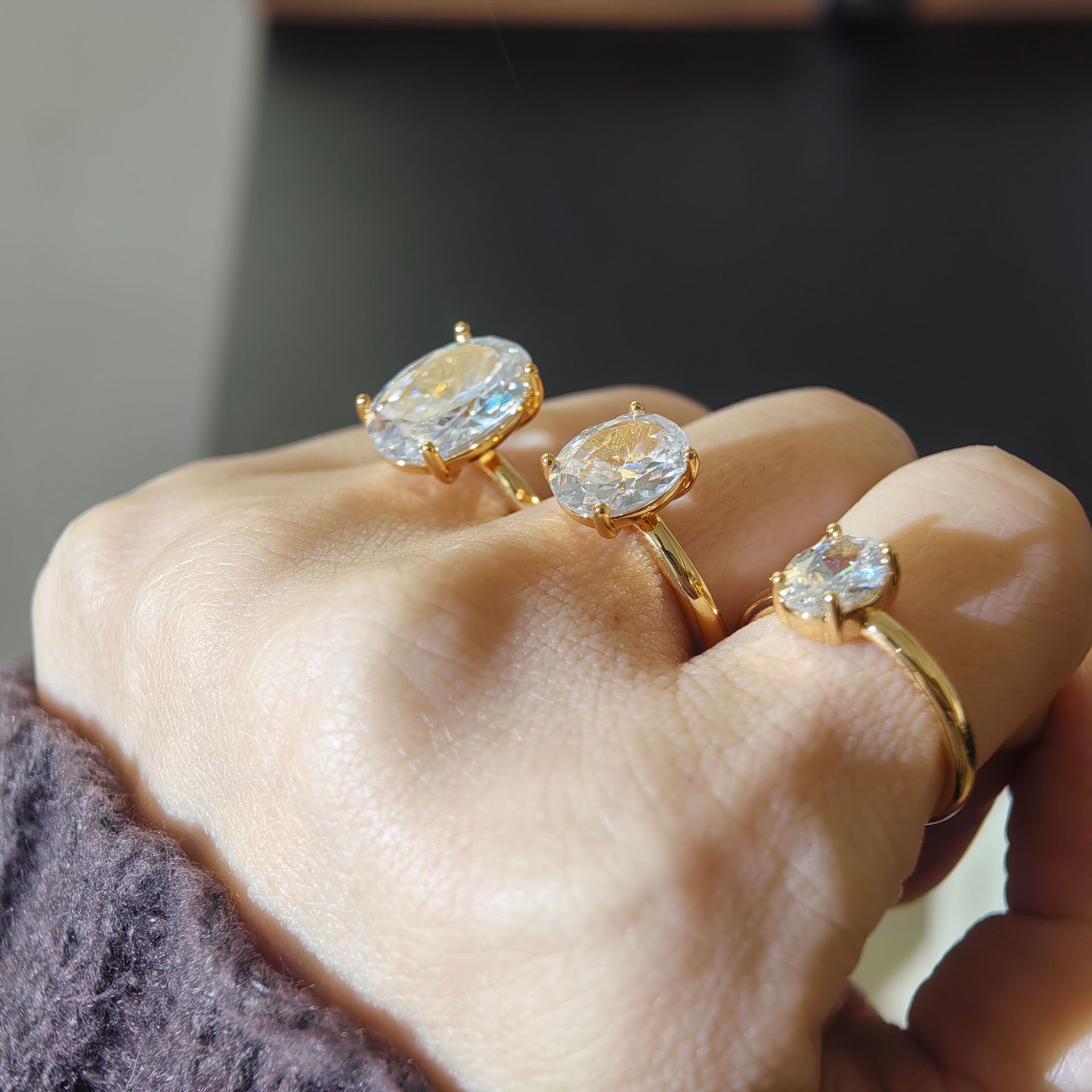 8 karat oval kesim nişan yüzüğü 3A kübik zirkonya
