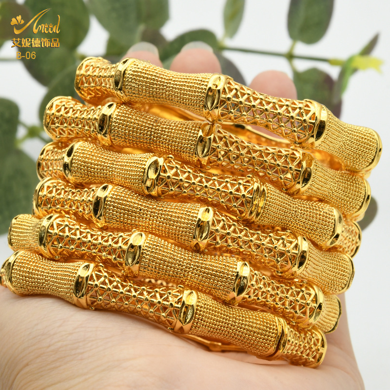 Vergoldetes Armband, Dubai Brautstil, leichter Luxus