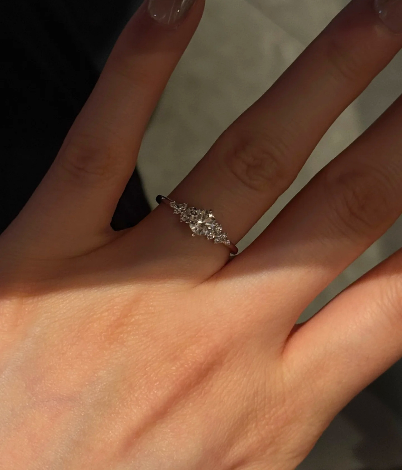 S925 sterling silver zircon ring, classic sparkling design