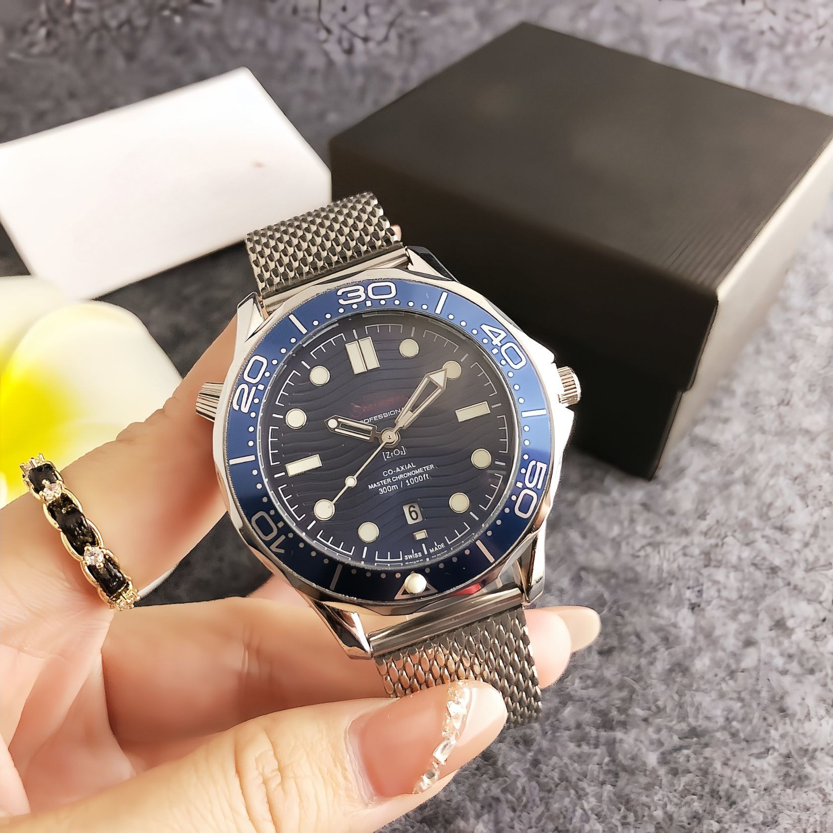 Men's waterproof quartz wristwatch, mesh band
