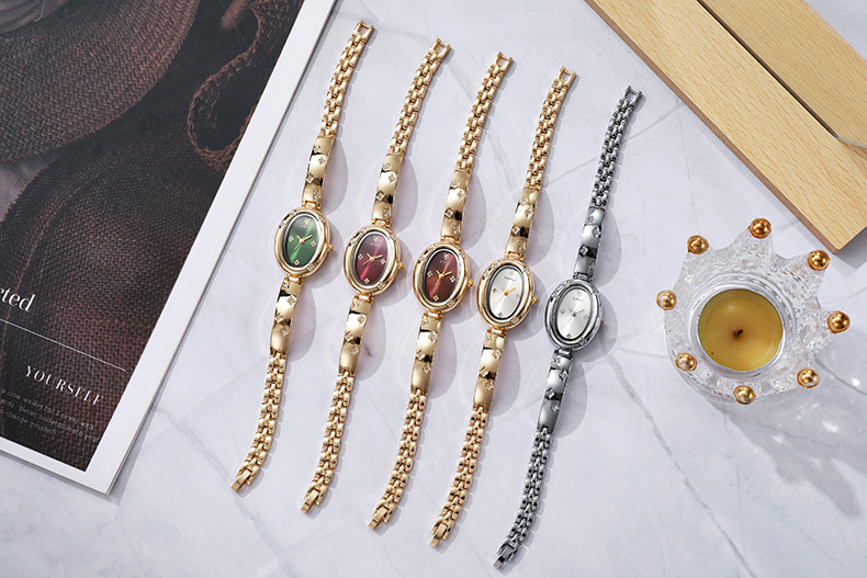 Damenuhr, strass-besetzt, Armband-Design