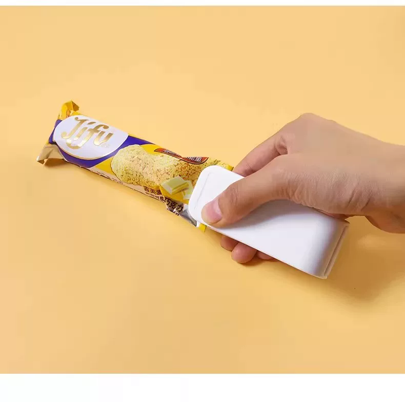Household mini food vacuum sealing machine