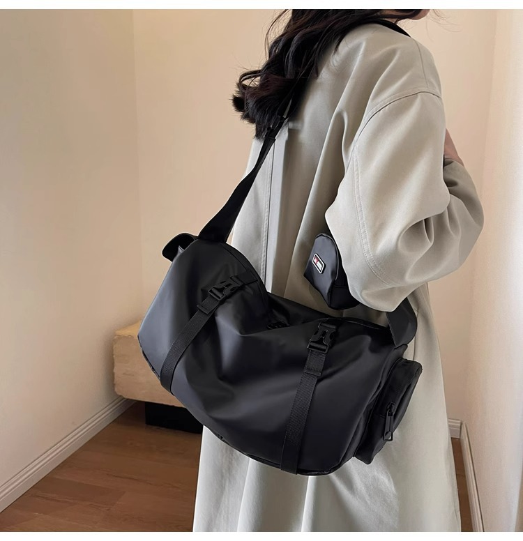 Waterproof sports bag, large capacity