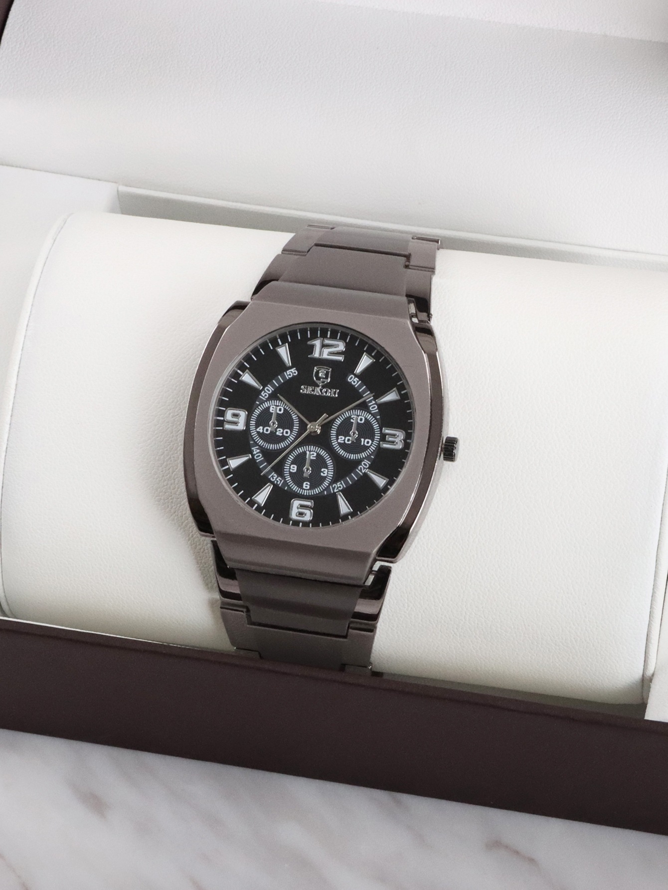 Quartz men's and women's wristwatch 2715, alloy
