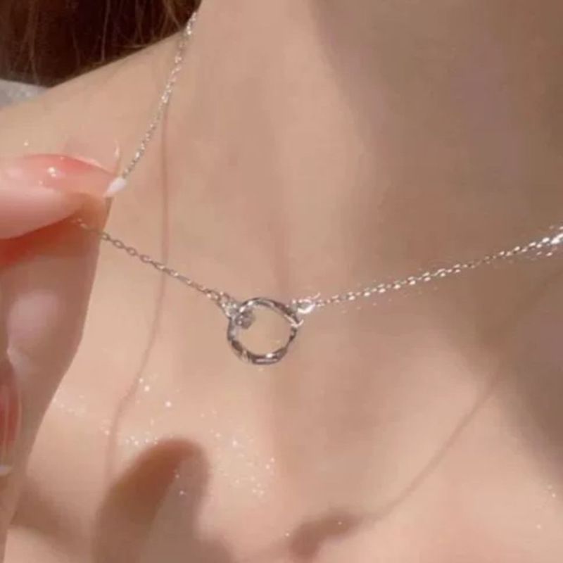 Möbius halka kolye kadın, gümüş tasarım, minimalist