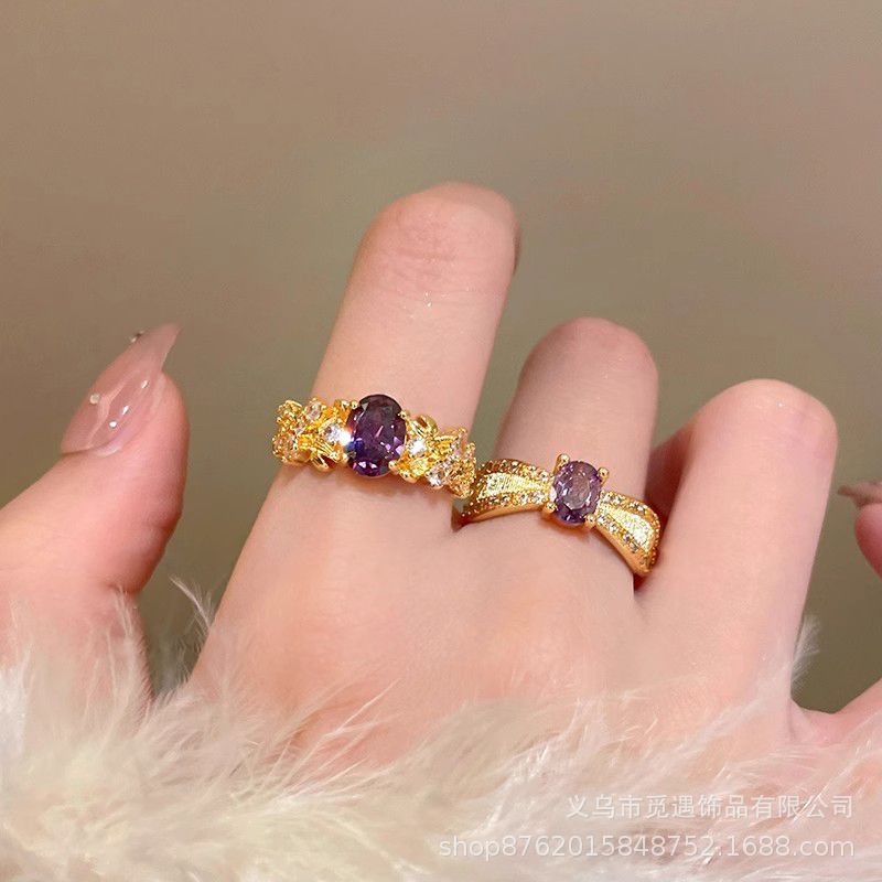 Goldener Zirkonia-Ring, lila, aufwendig gearbeitet