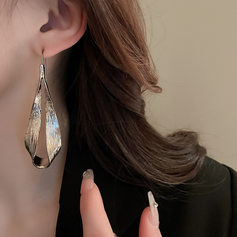 Metallic water drop leaf ear hook earrings for women