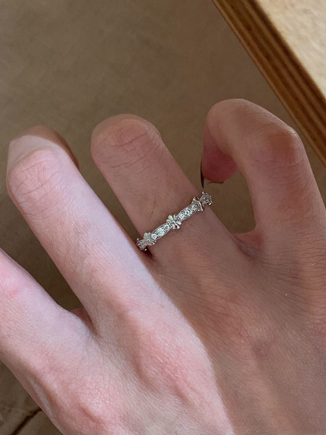 Lace iris rhinestone ring, adjustable, silver tone