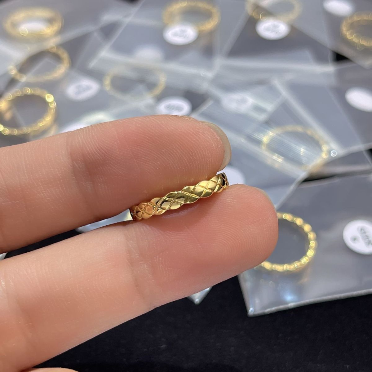 Xiangja 18k Gold plattiert Coco Rautenmuster Ring