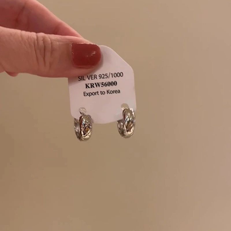 Korean diamond pattern circle earrings, minimalist style