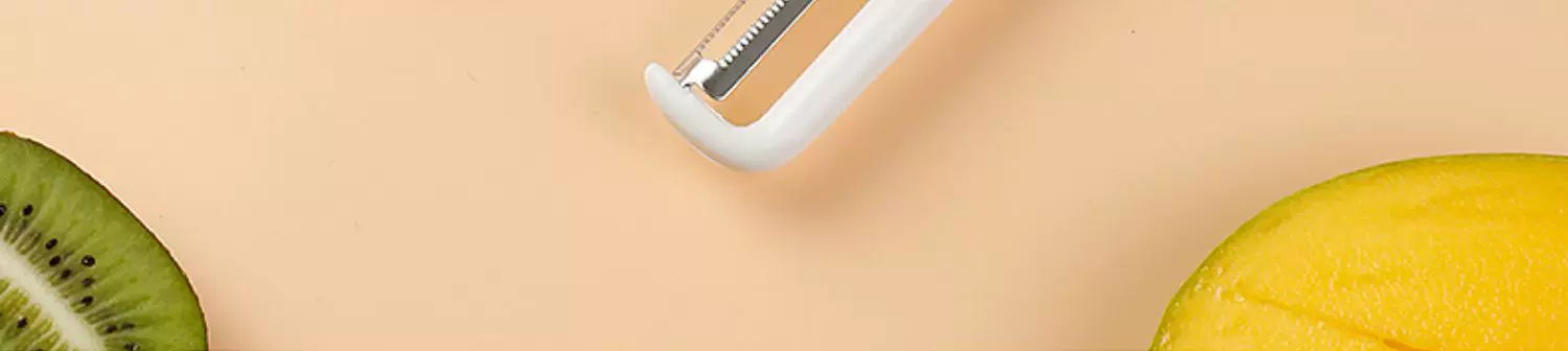 2-in-1 fruit knife and peeler tool