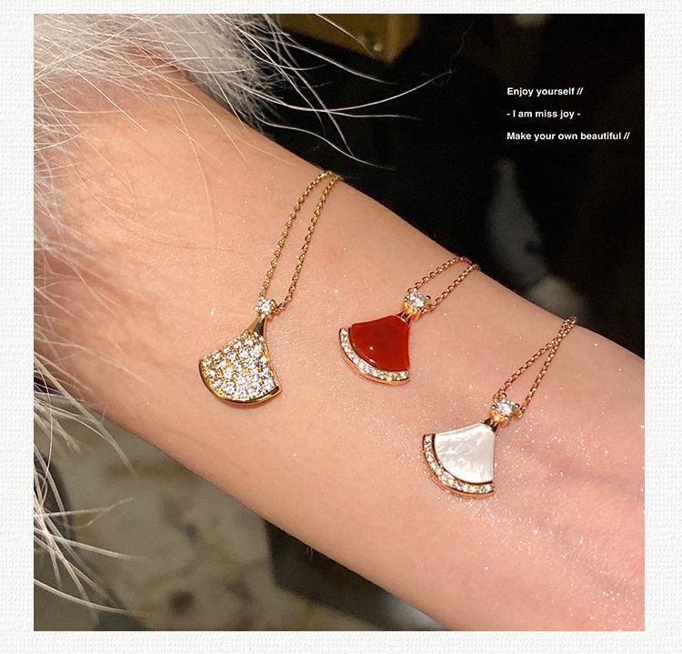 S925 silver V-gold fan necklace with mother of pearl red agate