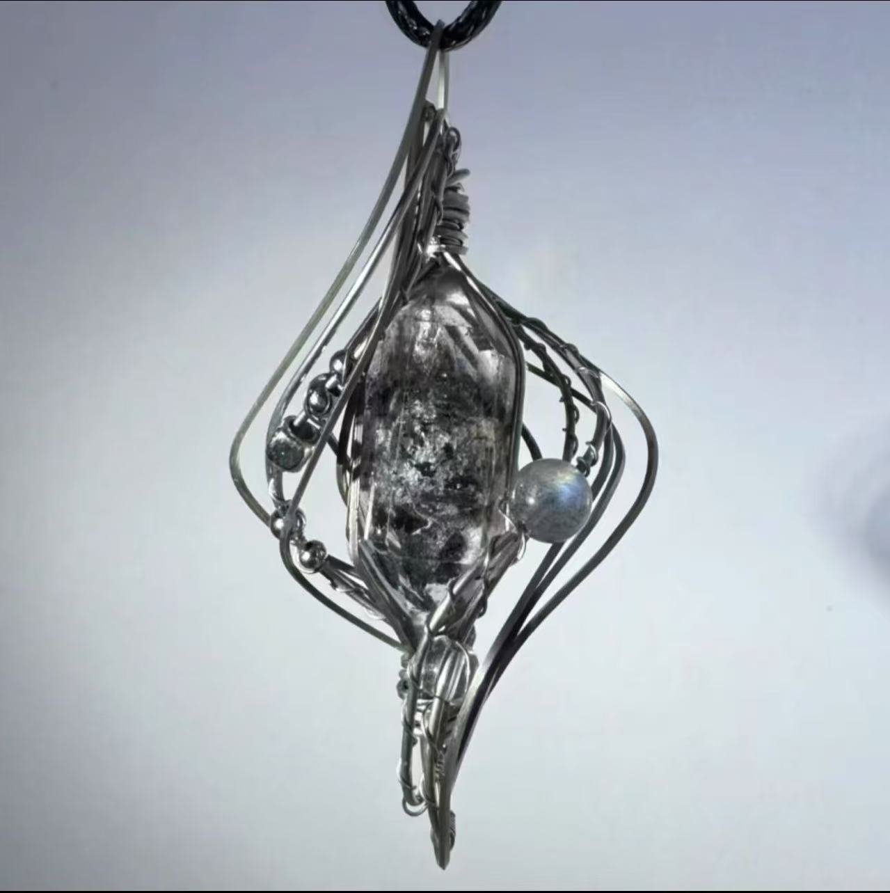 Forest style wrap necklace with hollow design
