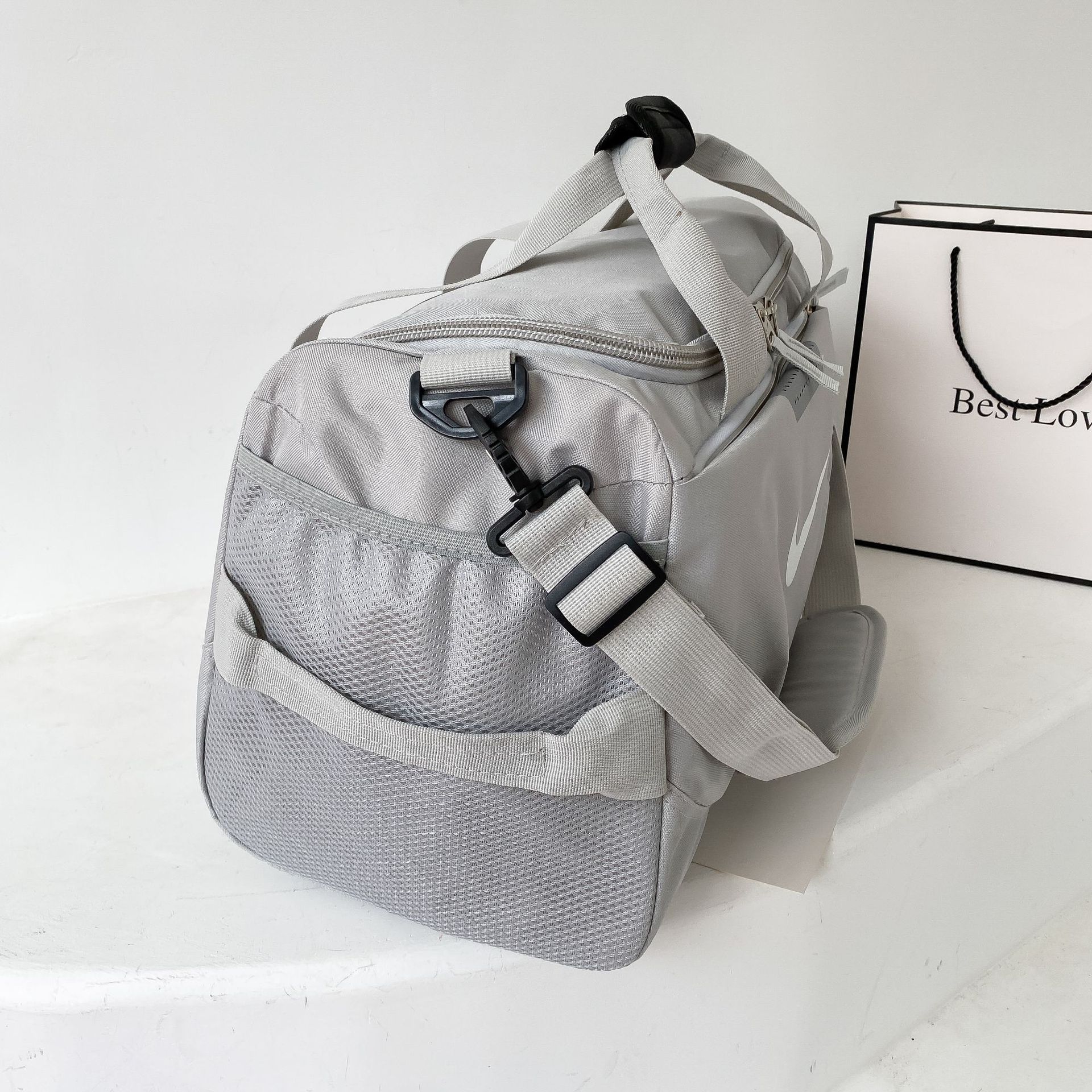 Single-shoulder sports travel bag, large capacity