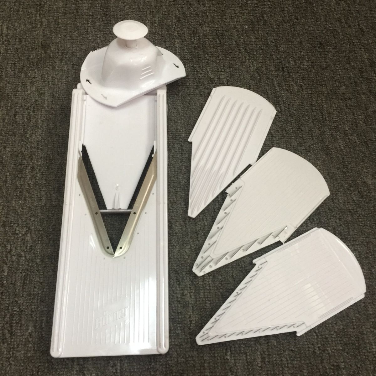 V Tipi Sebze Doğrayıcı ve Rendesi Mutfak Aracı