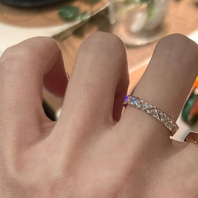 Vintage diamond lattice brushed ring for women, stackable