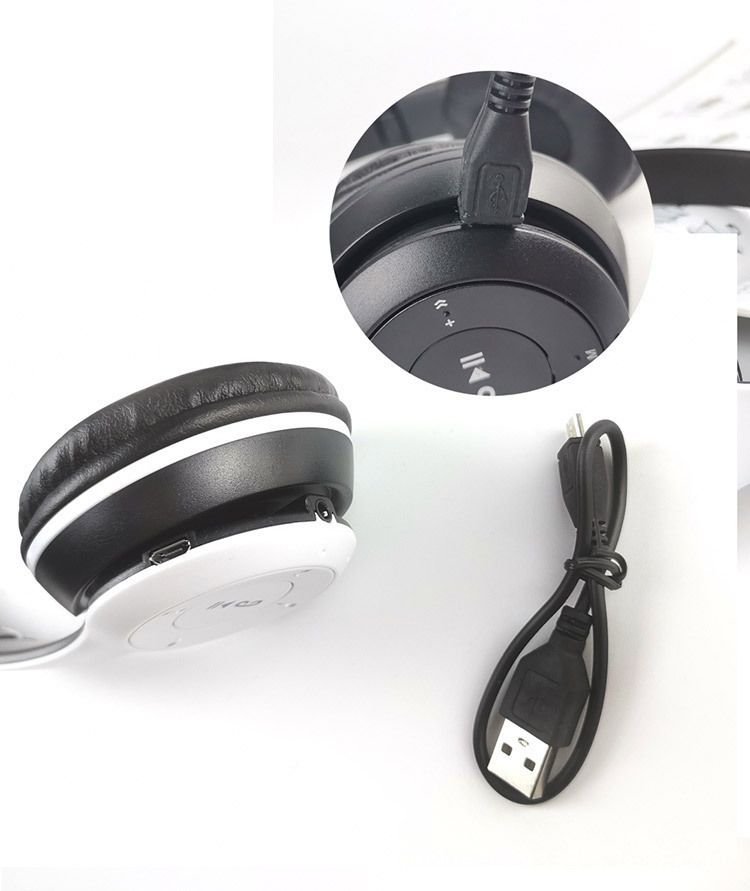 P47 Bluetooth over-ear headphones