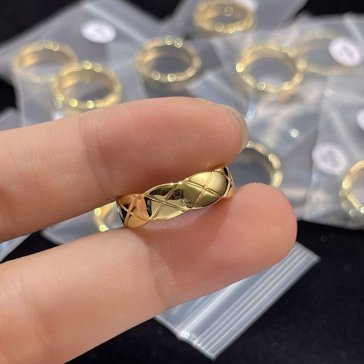 Xiangja 18k Gold plattiert Coco Rautenmuster Ring