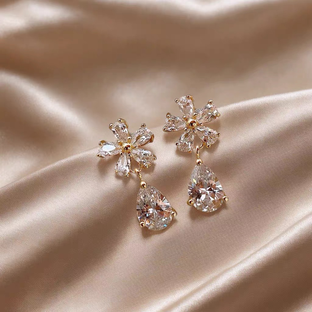 Crystal flower earrings, water drop, Korean style, lightweight luxury