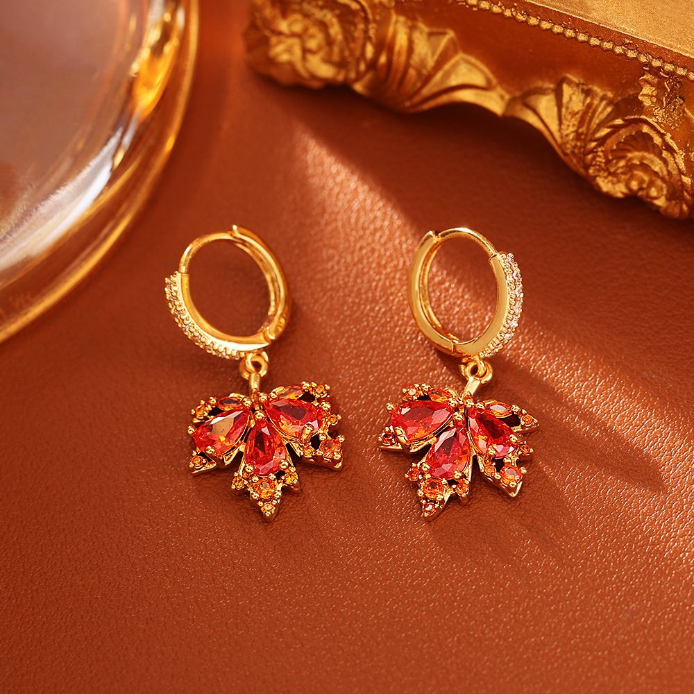 Red maple leaf zircon necklace and chain