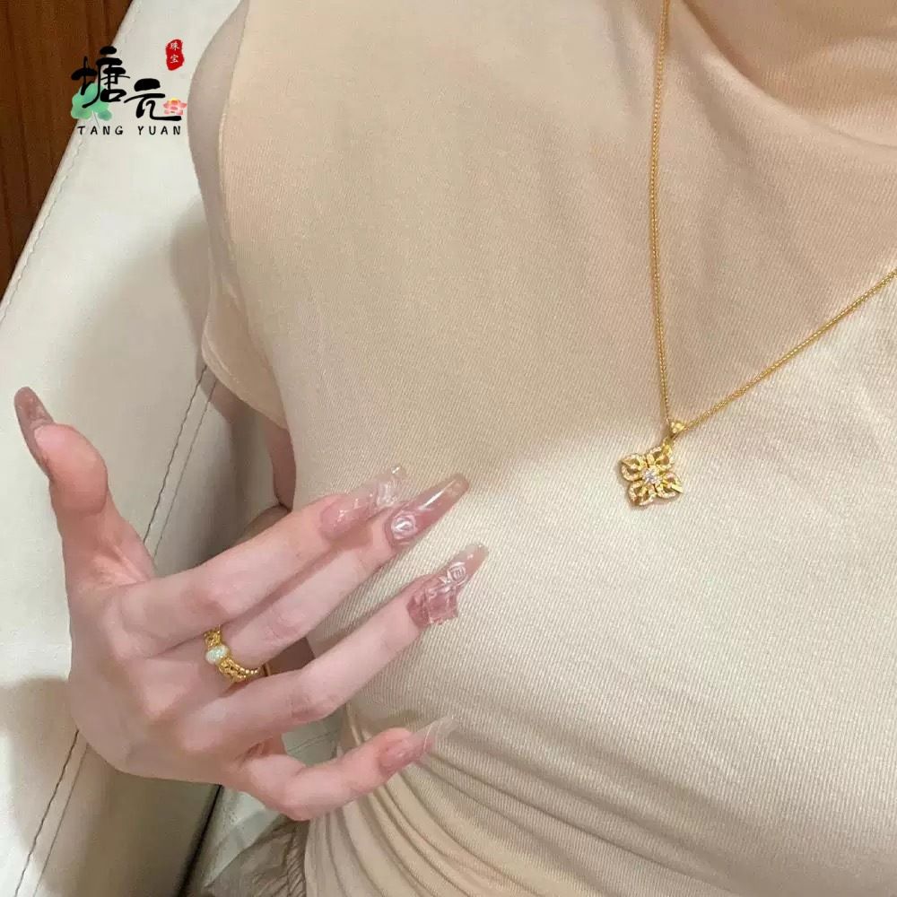 Chinese style gold Dorje pendant, diamond inlaid, women's