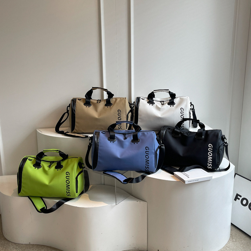 Travel bag with shoe compartment and dry-wet separation