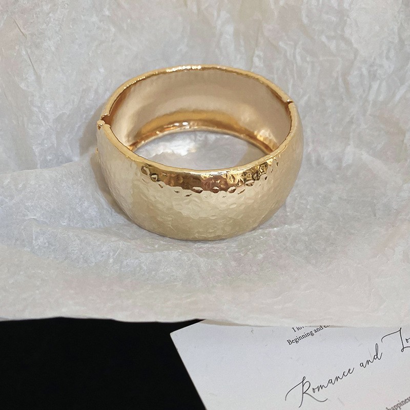 Irregular concave bracelet, niche design, silver-toned