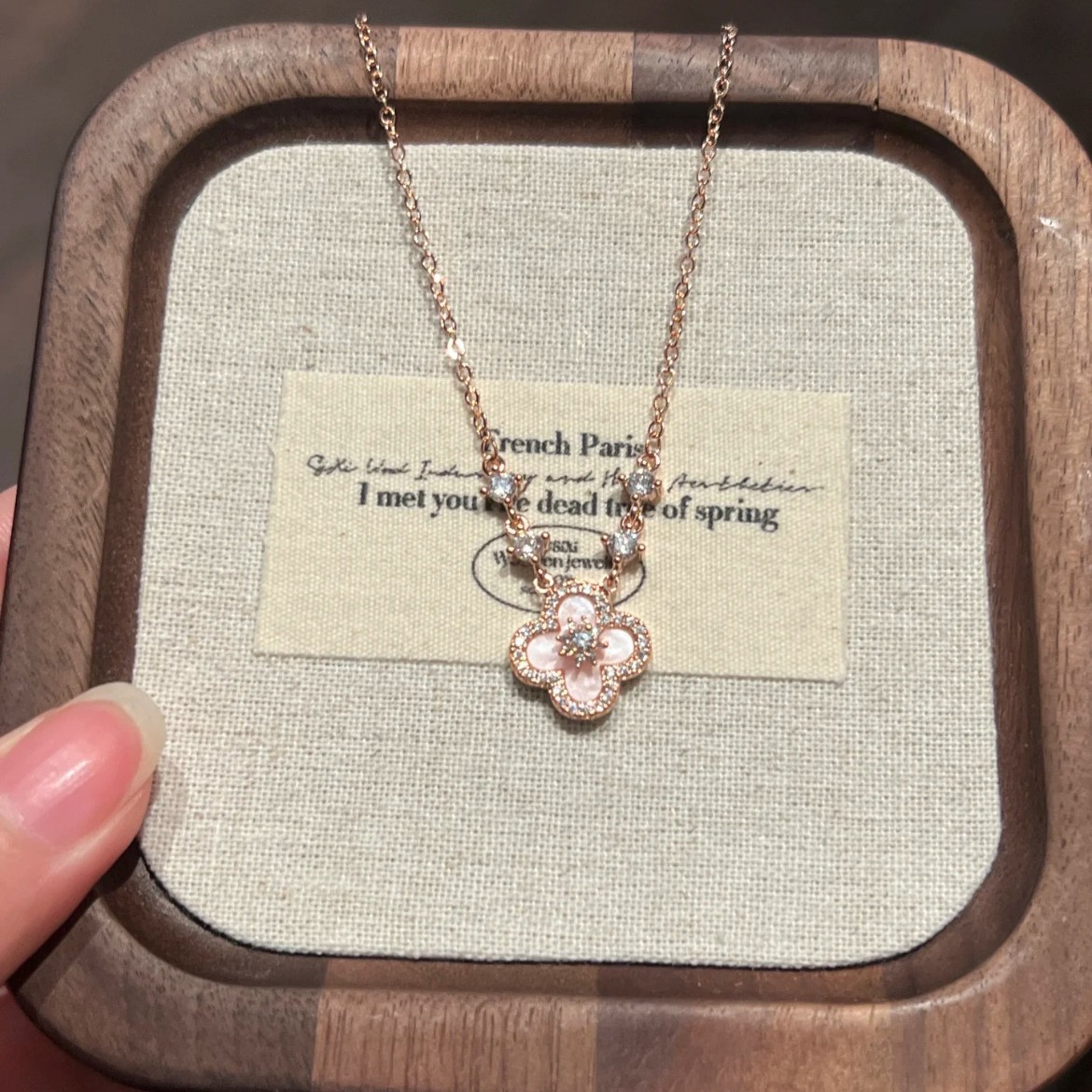 18K Gold Zirkonia Perlmutt-Halskette Schlüsselbein-Kette für Damen