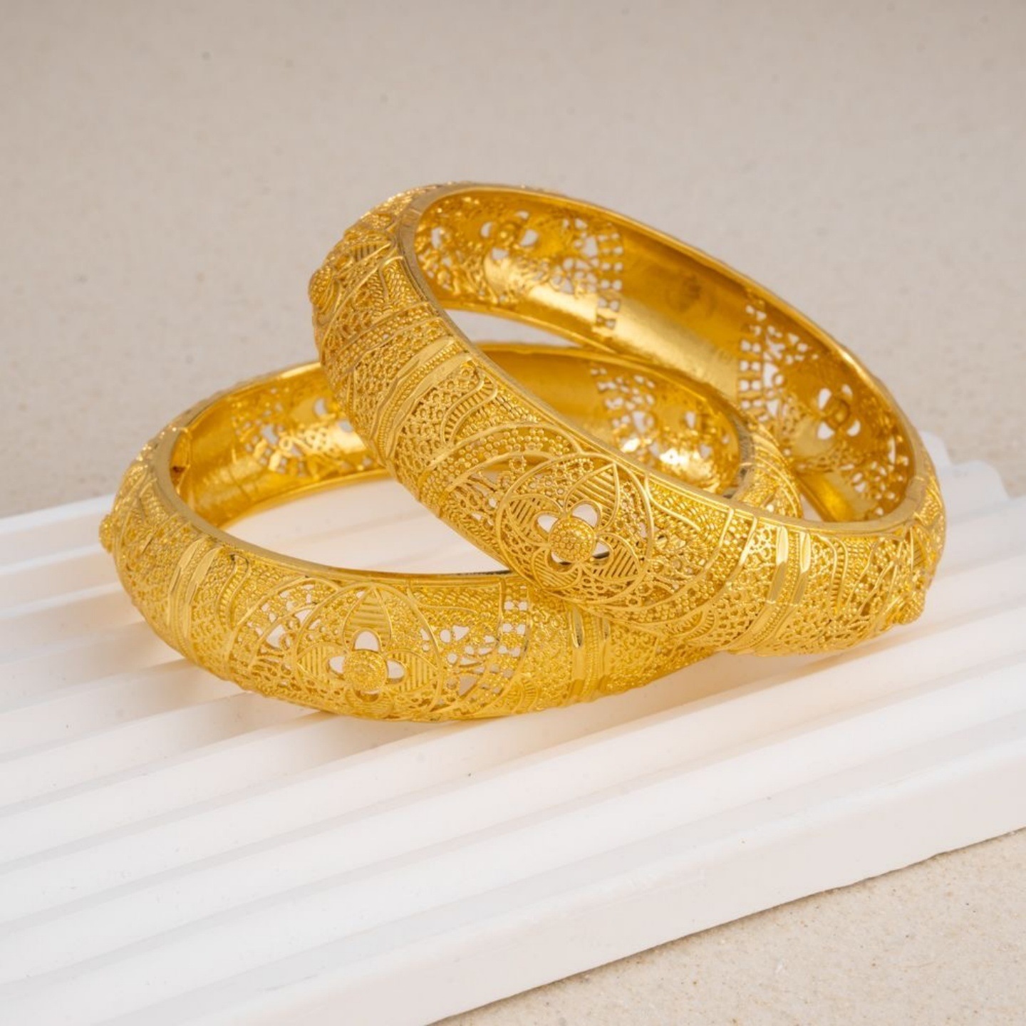 Four-leaf engraved plated bracelet, wedding set